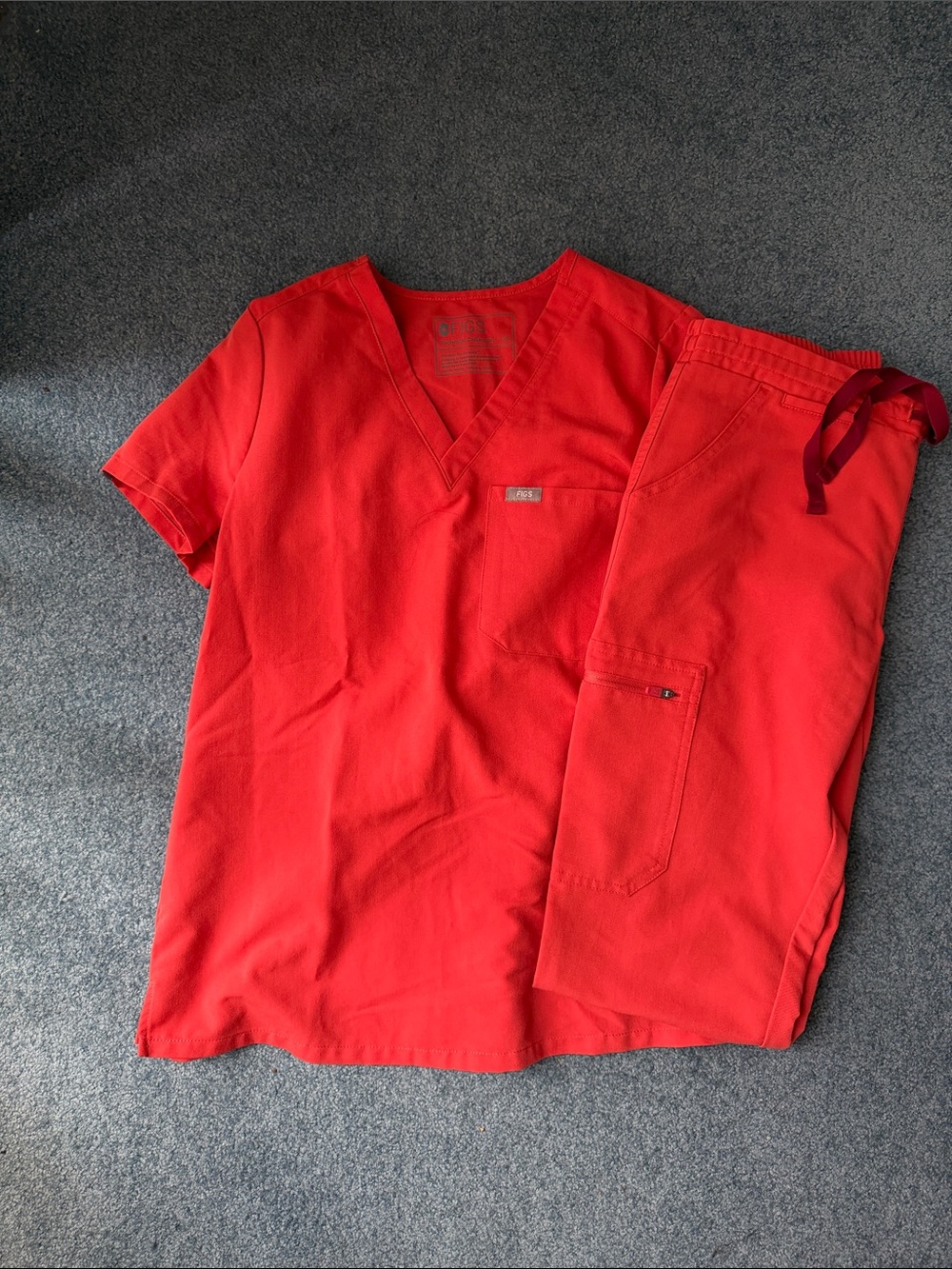 Women’s FIGS Orange/red V-Neck Scrub Top and Pants Set
